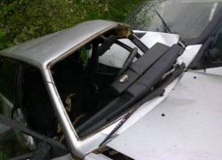 ДТП в Воронежской области: на трассе лоб в лоб столкнулись легковушка и микроавтобус 