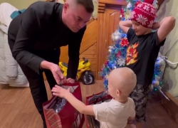 Что подарили детям на Новый год воронежские чиновники? 