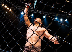 Девушки больше парней любят жестокость, - воронежский боец ММА Сергей Милькин