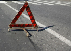 На переходе у ТЦ под Воронежем иномарка сшибла девушку 