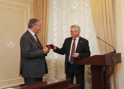 Главу воронежского управления культуры проводили на пенсию со всеми почестями