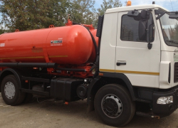 В воронежском микрорайоне Придонской загорелась ассенизаторская машина