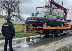 Три десятка брошенных машин эвакуировали полицейские на улицах Воронежа за день 