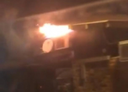 Попытки спасти горящее кафе сняли на видео в Воронеже