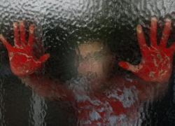 В Воронеже пьяная студентка чуть не зарезала спящего охранника