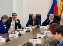 «Тайны» о Гордееве и Гусеве раскрыли на Воронежском клубе политологов 