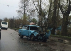 В Воронеже «КамАЗ» протаранил отечественную легковушку