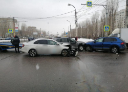 Три человека пострадали в страшном ДТП у «Линии» в Воронеже
