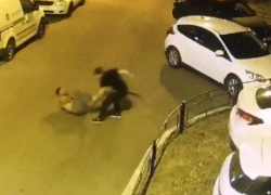 Полиция заинтересовалась нападением с ножом, попавшим на видео в Воронеже 