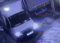 Сразу с грузом: хитрое похищение «Газели» попало на видео в Воронеже 