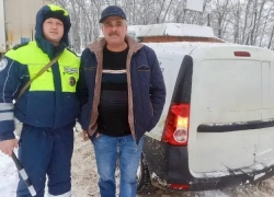 Белгородец попал в неприятность на воронежской дороге перед Новым годом