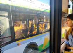 Пассажиров высадили из автобуса, а водитель остался ждать скорую в Воронеже 