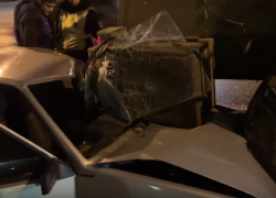 ДТП с погрузчиком попало на видео в Воронеже