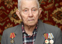 98 лет исполнилось Почётному гражданину Воронежа Николаю Акулову