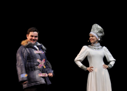 Бал для персонажей премьер увидели зрители на закрытии театрального сезона в Воронеже