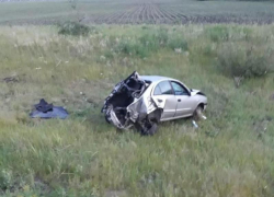 Водитель умер в больнице после опрокидывания авто в Воронежской области