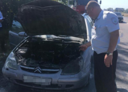 Citroen женщины загорелся на трассе под Воронежем