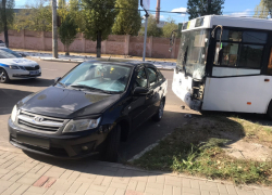 Аварией с участием пассажирского автобуса в Воронеже займутся полицейские