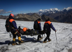МЧС спасло воронежских альпинистов на Эльбрусе 