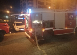 16 спасателей тушили пожар ночью в Воронеже