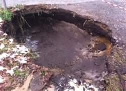 Авария на трубопроводе оставила без воды сорок домов в Центральном районе Воронежа  