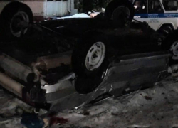 Два подростка и 24-летний воронежец погибли в перевернутом авто 