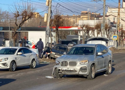 Последствия столкновения ВАЗ и BMW показали на Московском проспекте в Воронеже 