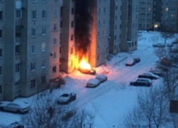 Опубликовано фото пылающего Range Rover в Воронеже