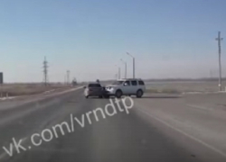 Наиглупейшая авария на воронежской трассе попала на видео