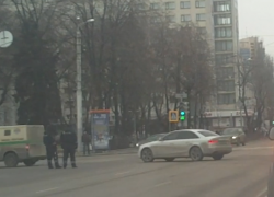 В сети появилось видео ДТП в Воронеже на площади Ленина 