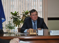 Замешанный в захвате воронежского катка депутат Чистяков срубил почти 8 млн