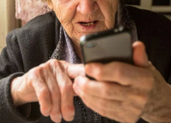 Мошенник жестко поиграл на нервах воронежской старушки