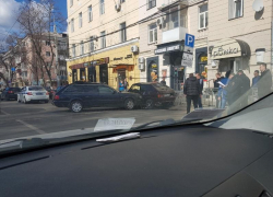 Платная парковка стала местом жесткого ДТП в центре Воронеже
