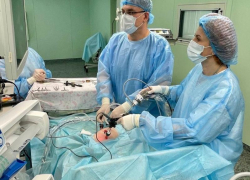 Двухнедельную девочку с аномалией кишечника прооперировали в Воронеже 