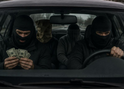Фейковые сотрудники ФСБ с реальными патронами похитили двух мужчин и забрали у них 150 тыс. долларов в Воронежской области