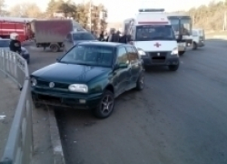 В Воронеже пенсионер на иномарке протаранил BMW и Volkswagen Touareg