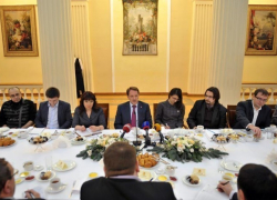 На пресс-конференцию к Алексею Гордееву не позвали двух редакторов старейших газет