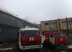 В центре Воронежа полыхал лакокрасочный склад 