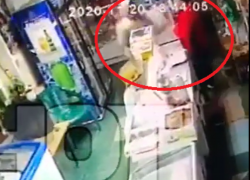 Опубликовано видео убийства воронежской продавщицы ради 2,5 тыс рублей  