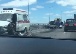 Последствия жуткого ДТП со скорой на воронежской трассе попали на видео 