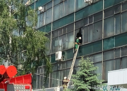 В Воронеже крупный пожар в технопарке тушили 18 человек