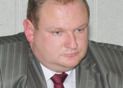 Живший на 100 руб в день депутат Дмитрий Крутских стал жировать