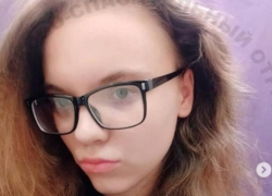 16-летнюю девушку с чемоданом разыскивают в Воронеже