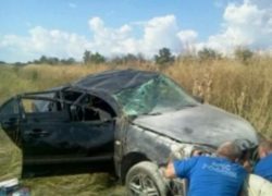 В страшном ДТП под Воронежем автомобилист врезался в дерево: иномарка загорелась, а водитель погиб