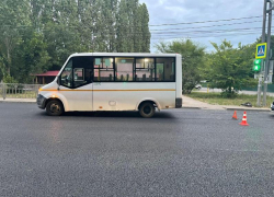 Маршрутка сбила пешехода прямо на зебре со светофором в Воронеже 