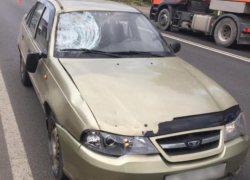 Мужчина погиб под колесами Daewoo на обочине в Воронеже