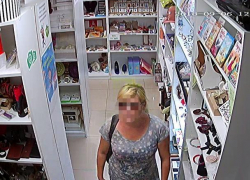 В Воронеже шоплифтеры вернулись в обворованный магазин незамеченными 