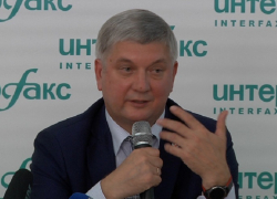 Гусев собирается выйти из тени Гордеева увольнением чиновников