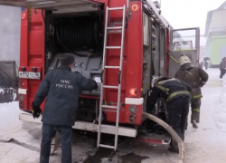 Опубликовано видео тушения масштабного пожара на хладокомбинате в Воронеже