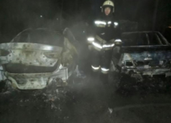 Три машины снова сгорели в Коминтерновском районе Воронежа